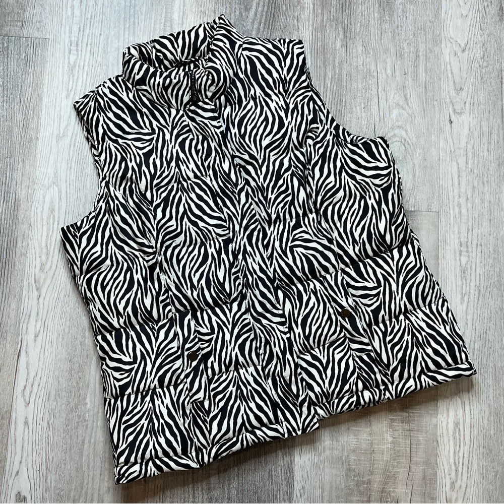 Charter Club Zebra Print Puffer Vest Quilted Black white women’s size XL